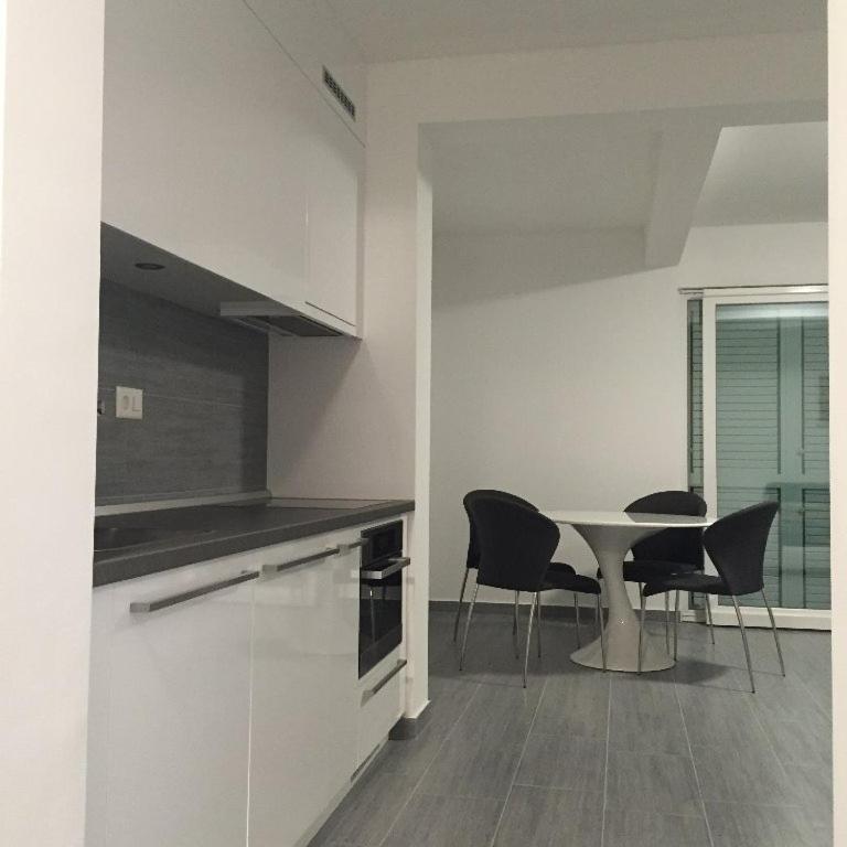 White Anchor Apartment โวดีเซ ภายนอก รูปภาพ