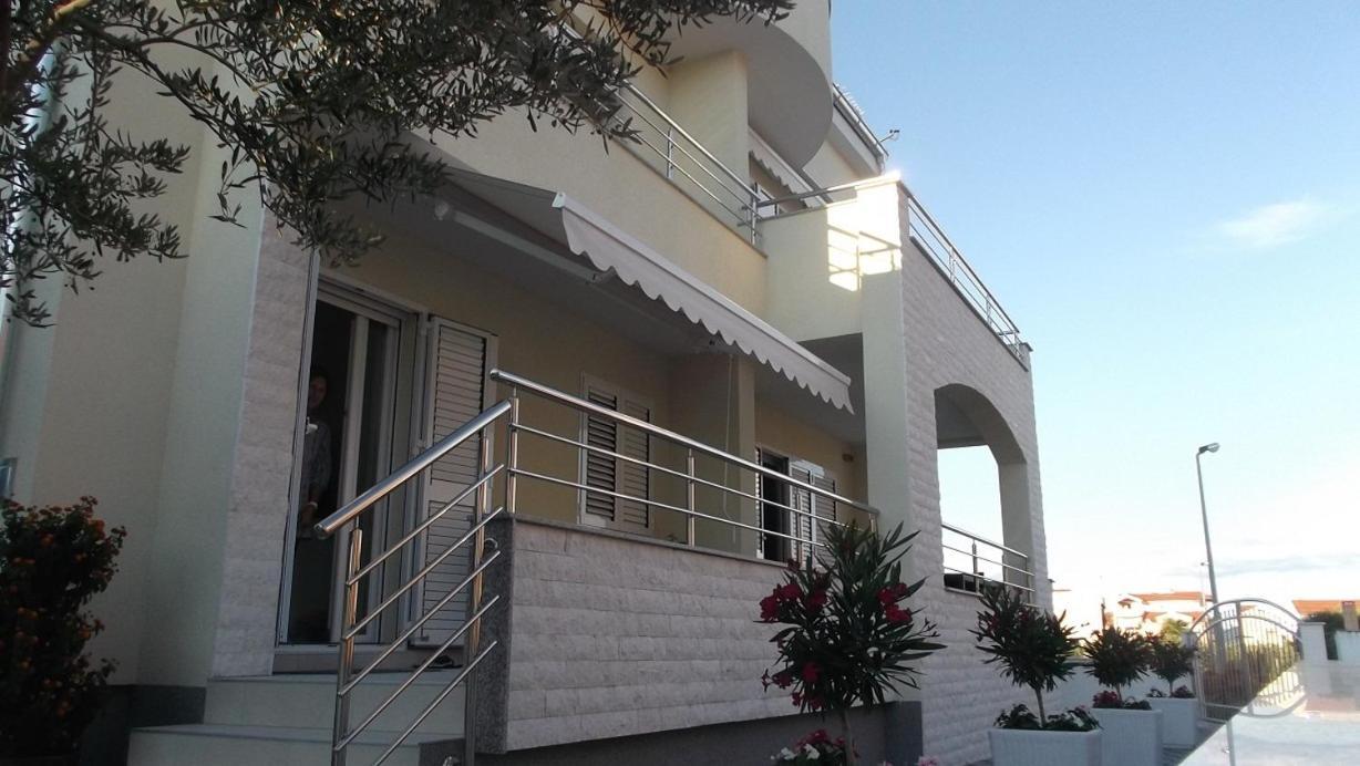 White Anchor Apartment โวดีเซ ภายนอก รูปภาพ
