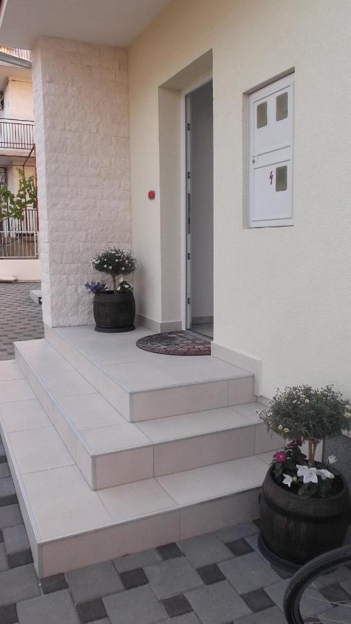White Anchor Apartment โวดีเซ ภายนอก รูปภาพ